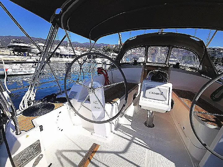 Bavaria Cruiser 37 - 