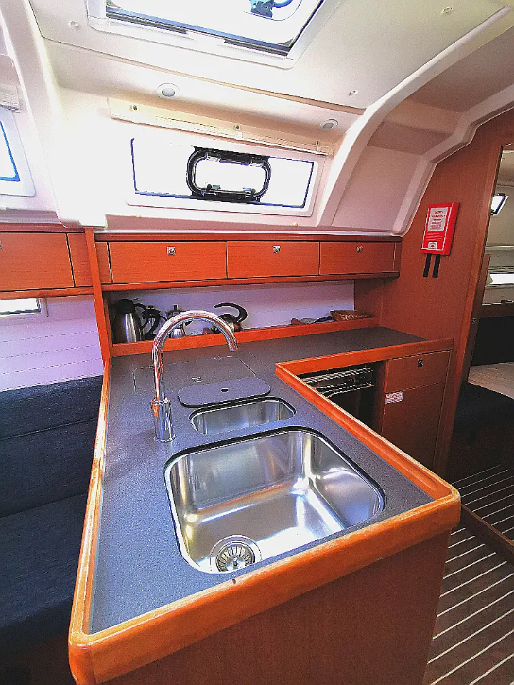 Bavaria Cruiser 37 - 