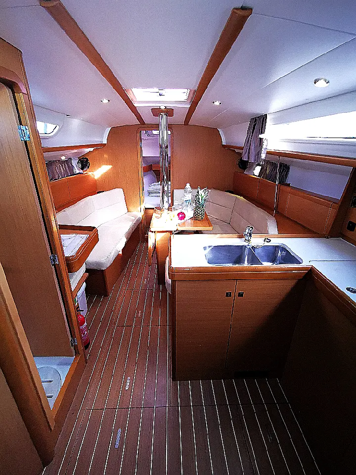 Sun Odyssey 36i - 
