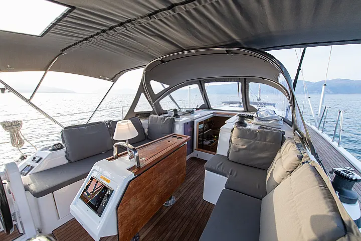 Bavaria C42 - 
