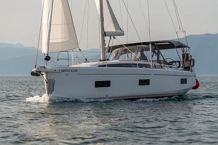 Bavaria C42 - 