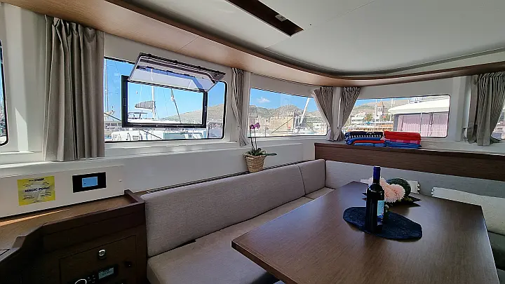 Lagoon 46 Fly - 