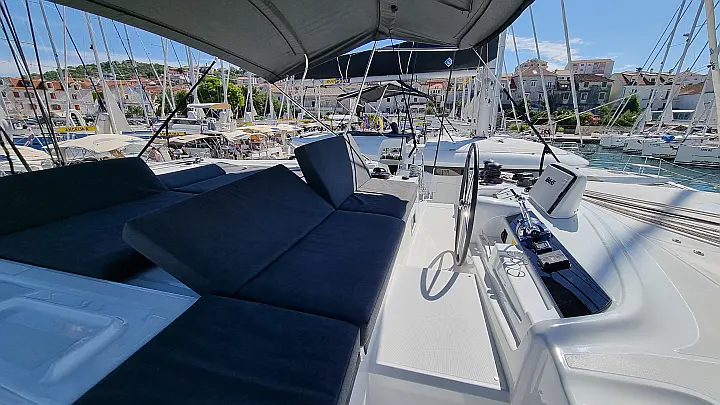 Lagoon 46 Fly - 