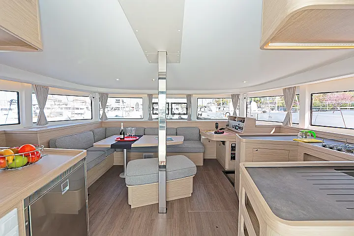 Lagoon 42 A/C & GEN & WM - 