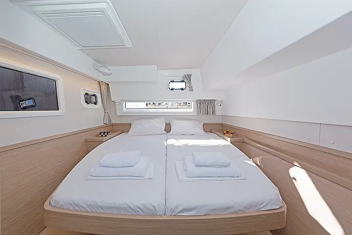 Lagoon 42 A/C & GEN & WM - 