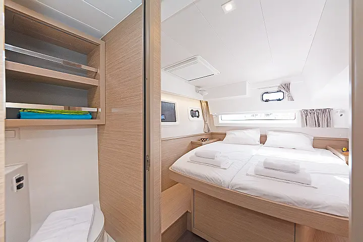 Lagoon 42 A/C & GEN & WM - 