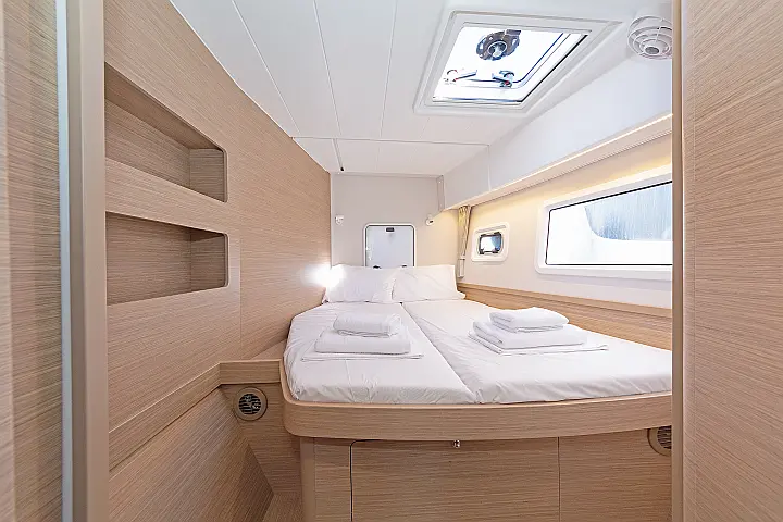 Lagoon 42 A/C & GEN & WM - 