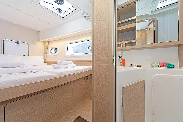 Lagoon 42 A/C & GEN & WM - 
