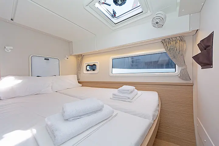 Lagoon 42 A/C & GEN & WM - 