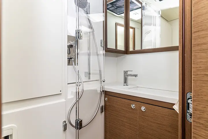 Lagoon 52F (5 cab) - 