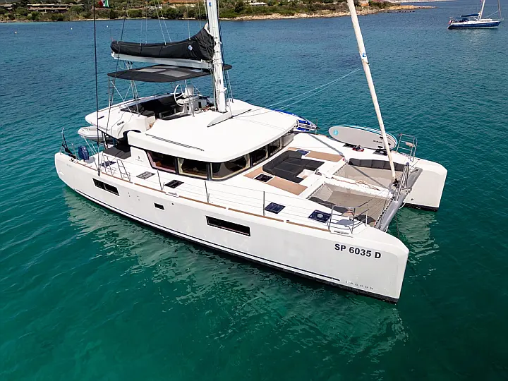 Lagoon 52F (5 cab) - 