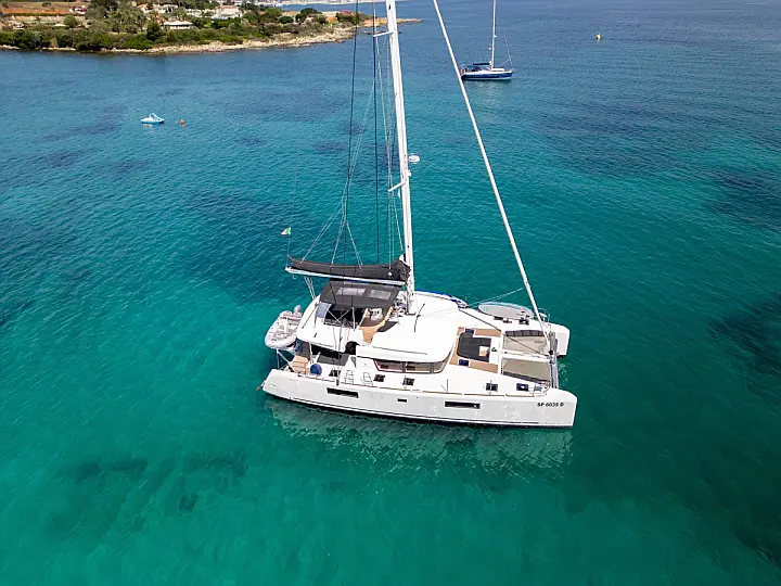 Lagoon 52F (5 cab) - 