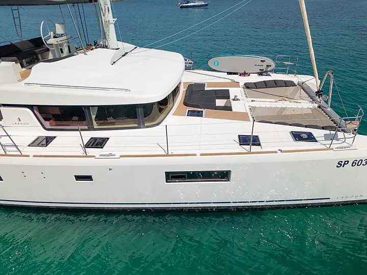 Lagoon 52F (5 cab) - 