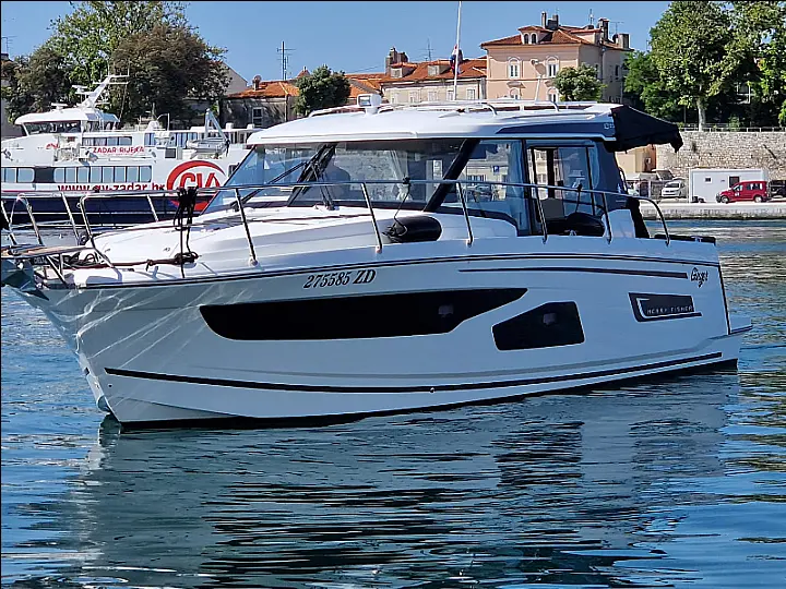 Merry Fisher 1095  - 