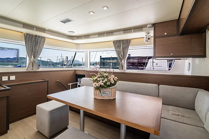 Lagoon 52F (5 cab) - 