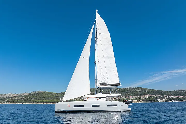 Lagoon 55 (2025) - 