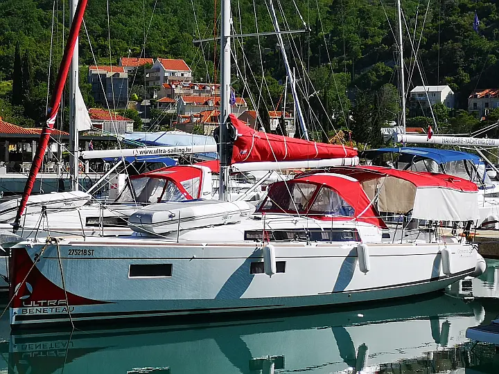 Oceanis 38.1 performance - External image