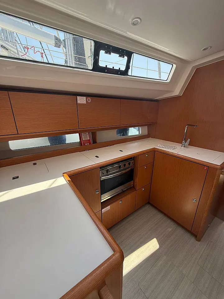 Bavaria C46 - 