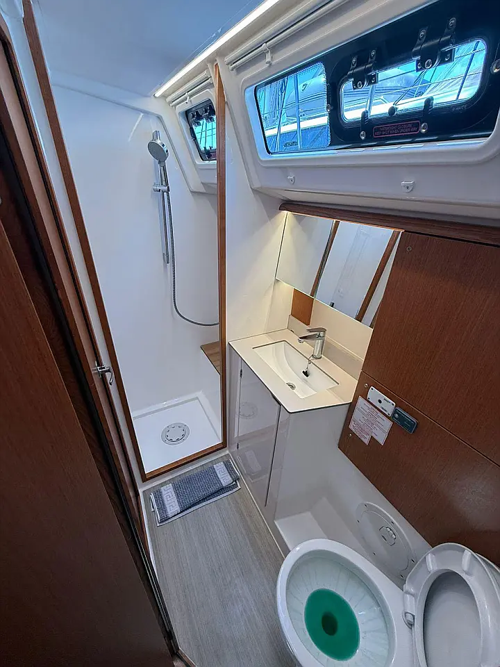 Bavaria C46 - 