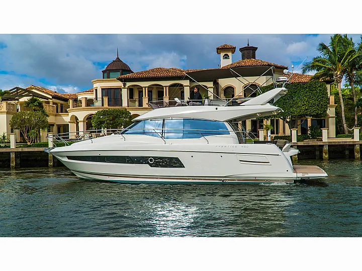 PRESTIGE 460 FLY - External image
