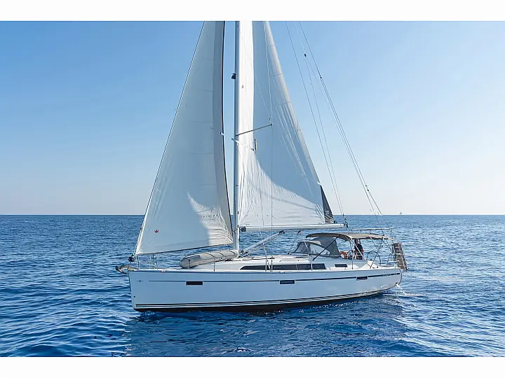 Bavaria Cruiser 41 - External image