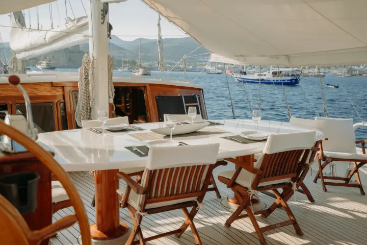 Gulet Beyaz Lale - 
