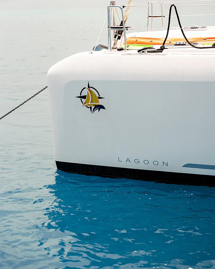 Lagoon 42 - logo
