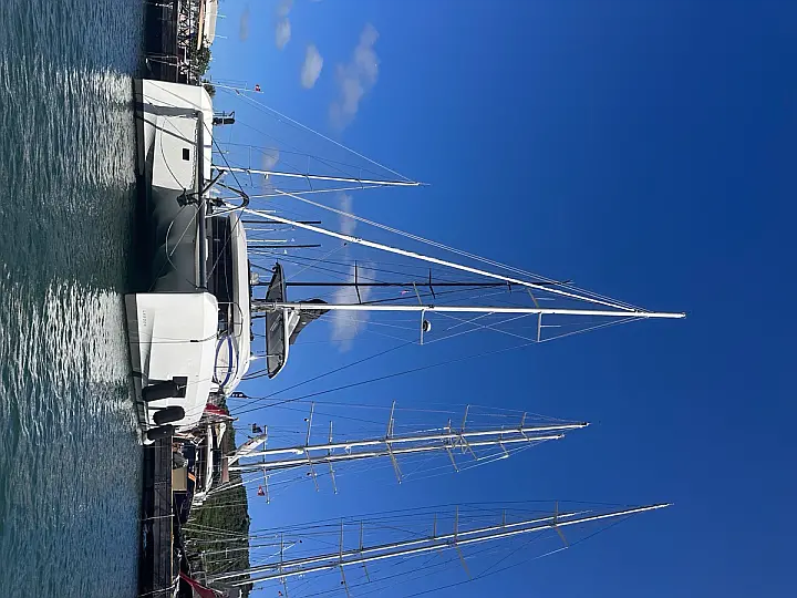 Lagoon 55 (5 cab) - 