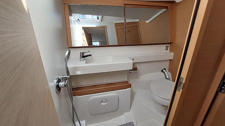 Sun Odyssey 440 - 4 cabine - 2 bagni - 
