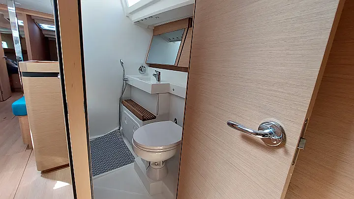 Sun Odyssey 440 - 4 cabine - 2 bagni - 