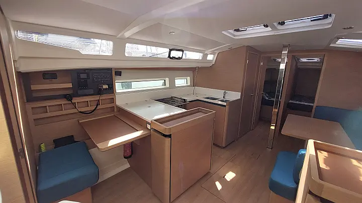 Sun Odyssey 440 - 4 cabine - 2 bagni - 