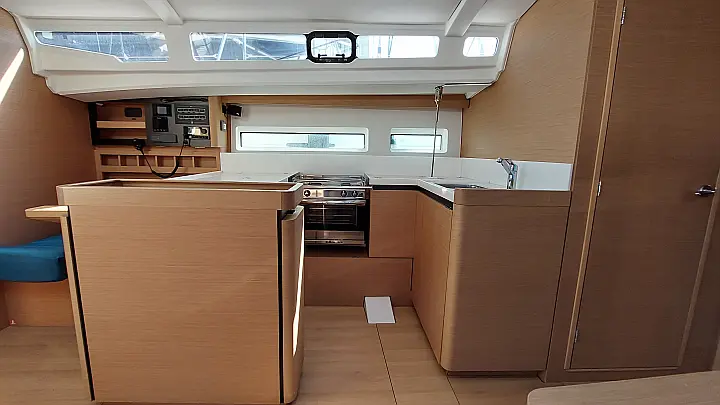 Sun Odyssey 440 - 4 cabine - 2 bagni - 