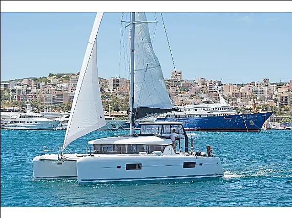 Lagoon 42 A/C & GEN & WM