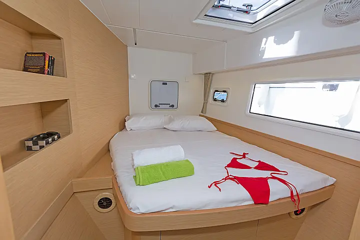Lagoon 42 A/C & GEN & WM - 