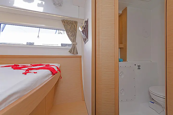 Lagoon 42 A/C & GEN & WM - 