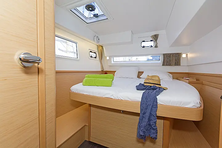 Lagoon 42 A/C & GEN & WM - 
