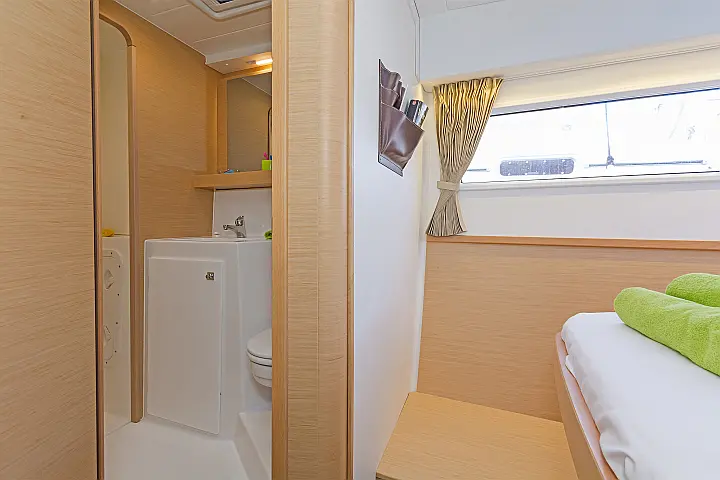 Lagoon 42 A/C & GEN & WM - 