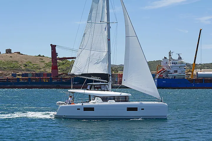 Lagoon 42 A/C & GEN & WM - 