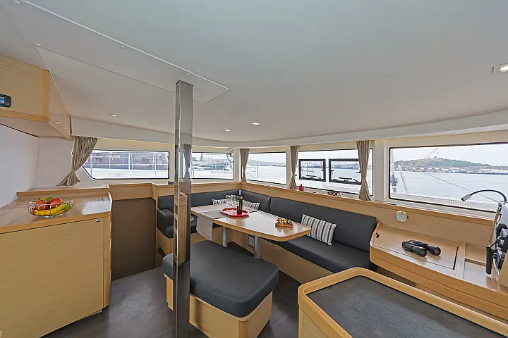 Lagoon 42 A/C & GEN & WM - 