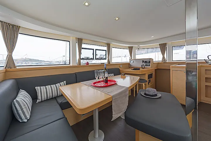 Lagoon 42 A/C & GEN & WM - 