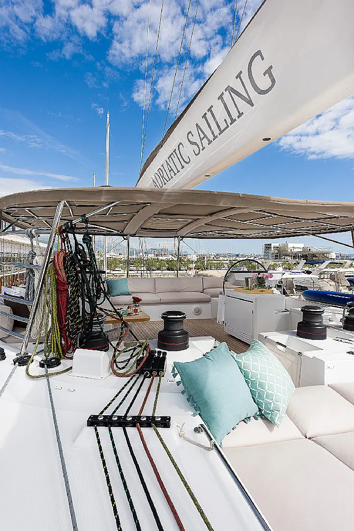 Lagoon 620  - 