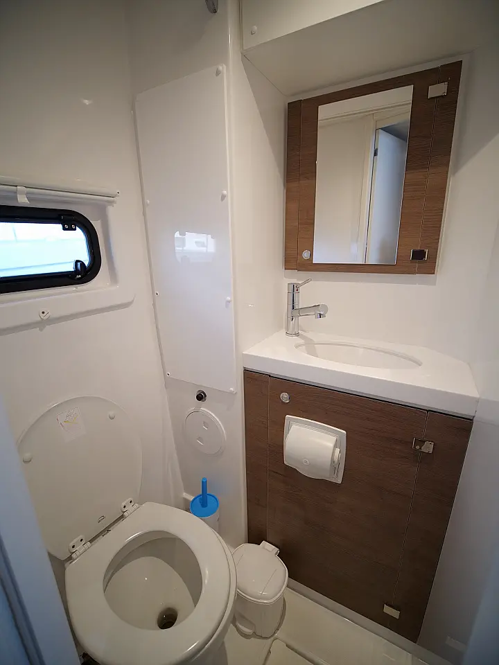 Bali 4.8 (5+2 cab) - wc