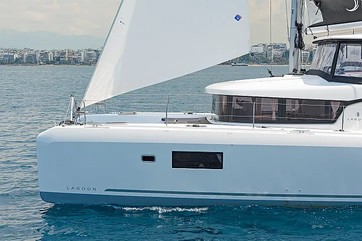 Lagoon 42 A/C & GEN - 