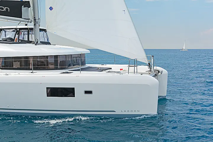 Lagoon 42 A/C & GEN - 