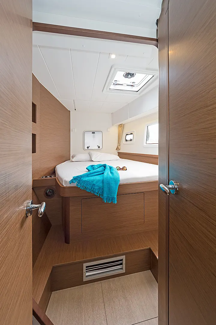 Lagoon 42 A/C & GEN - 