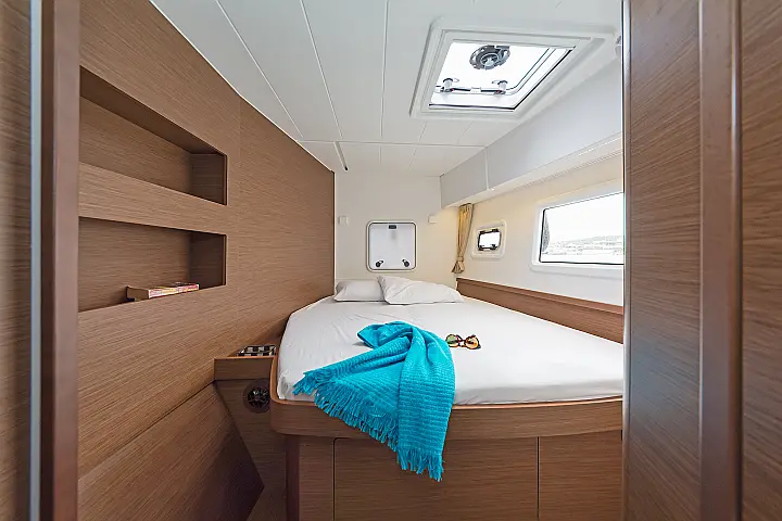 Lagoon 42 A/C & GEN - 