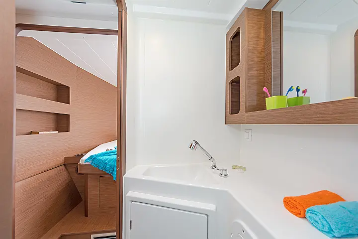 Lagoon 42 A/C & GEN - 