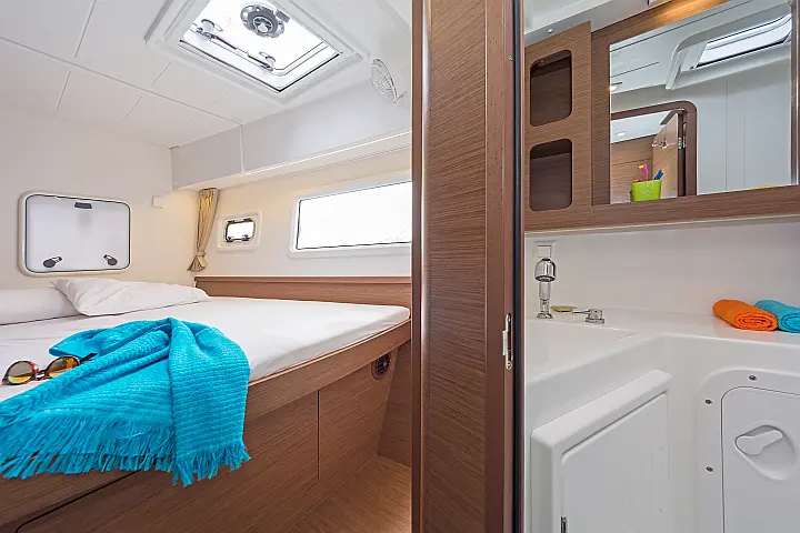 Lagoon 42 A/C & GEN - 