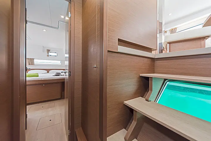 Lagoon 42 A/C & GEN - 