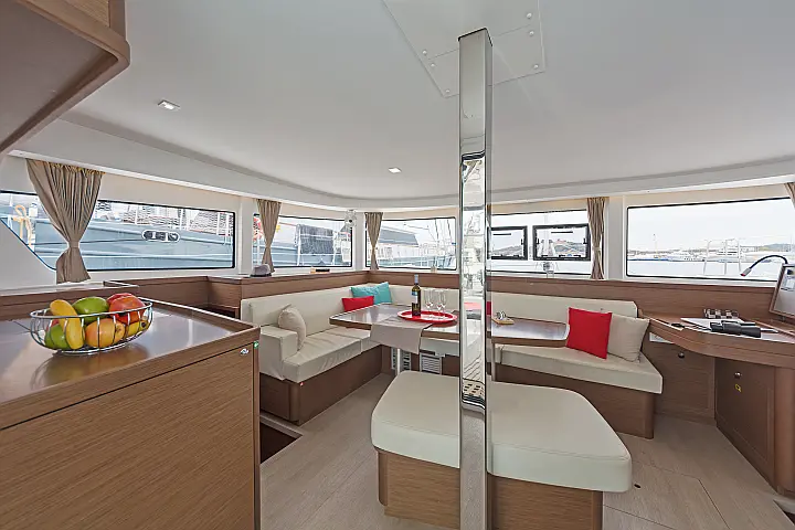 Lagoon 42 A/C & GEN - 
